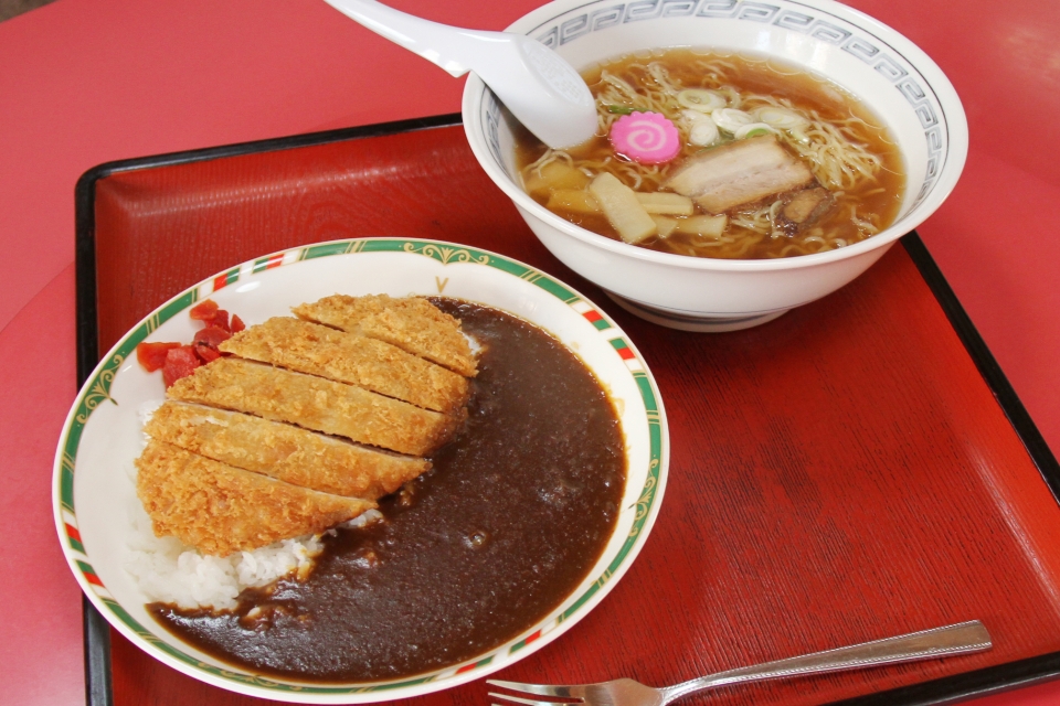 カツカレー、醤油ラーメン