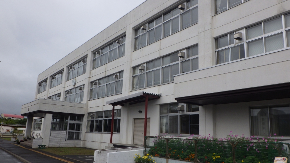 真龍中学校